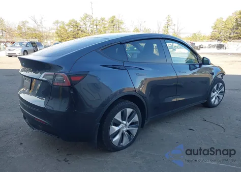 2024 Tesla Model Y Long Range Dual Motor All-Wheel Drive z USA, uszkodzony, nr VIN 7SAYGDEE5RA288283